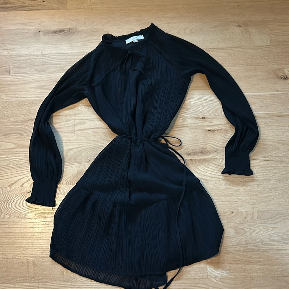 WORN ONCE LOFT crinkle material dress with tie around waist